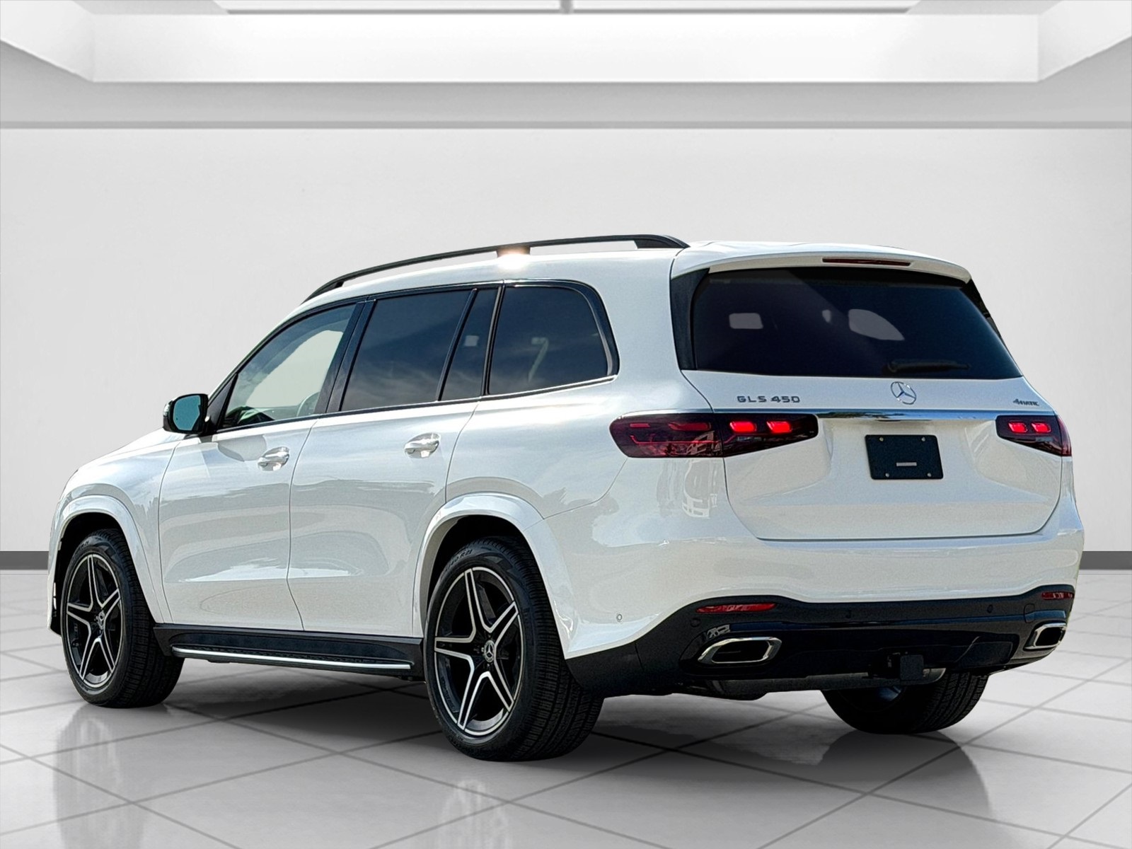 2026 Mercedes Benz GLS 450 4MATIC photo 3