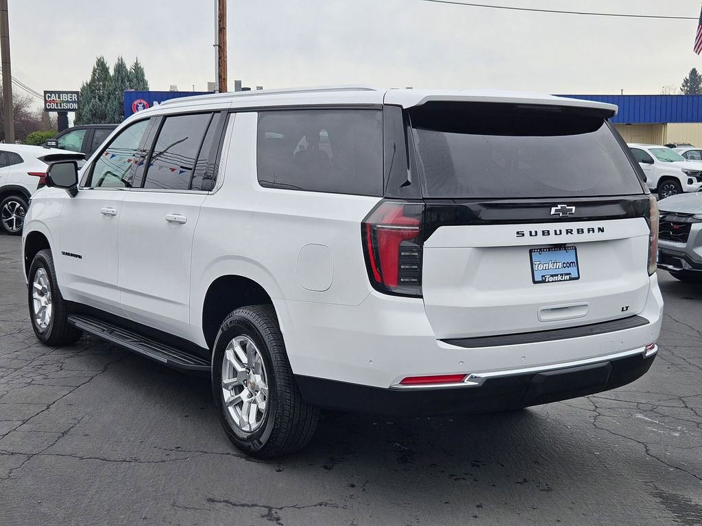 2026 Chevrolet Suburban LT photo 4