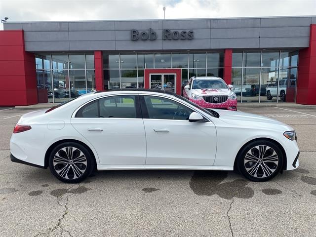 2025 Mercedes Benz E 350 4MATIC photo 4