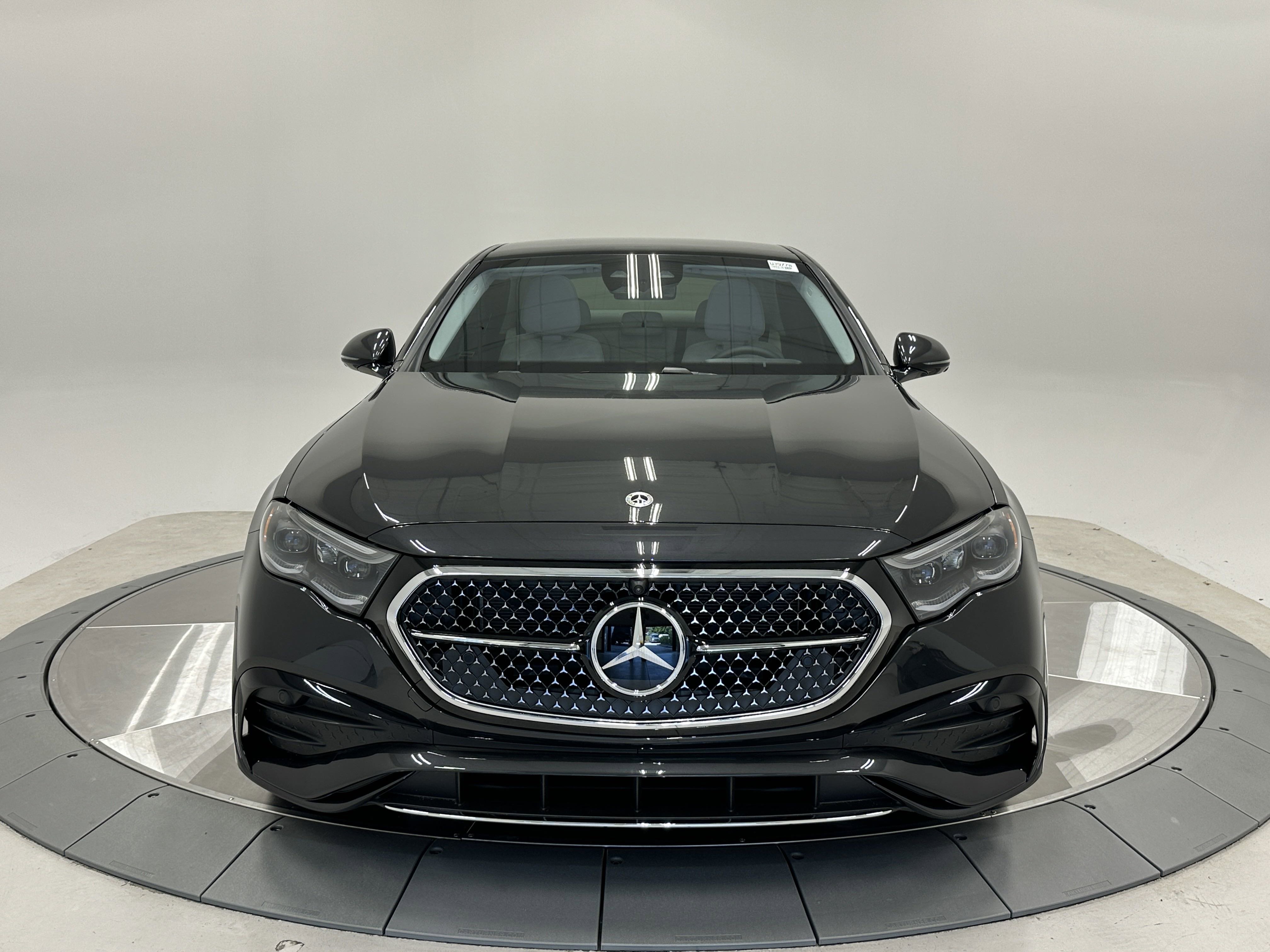 2025 Mercedes Benz E 450 4MATIC photo 2