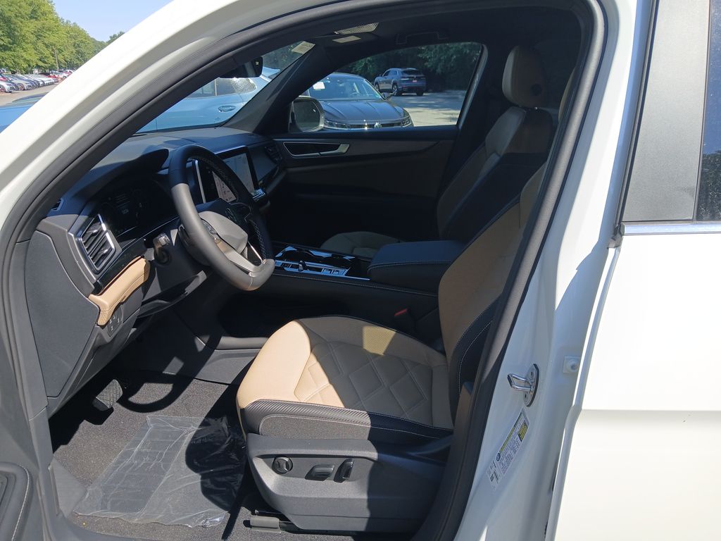 2026 Volkswagen Atlas Cross Sport SE Technology photo 8