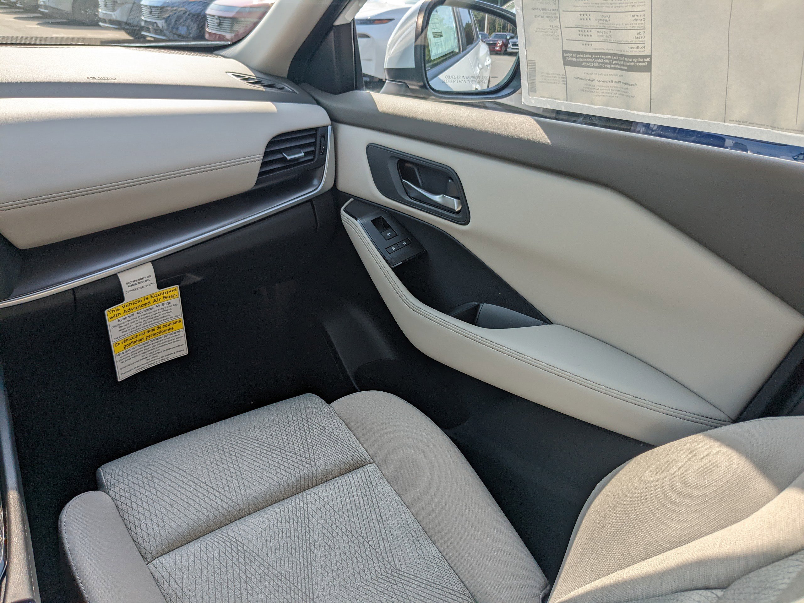 2025 Nissan Rogue SV photo 14