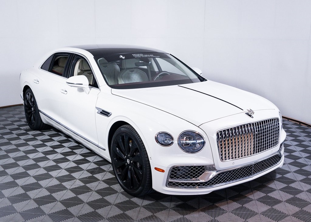 Used 2022 Glacier White Bentley V8 image 9