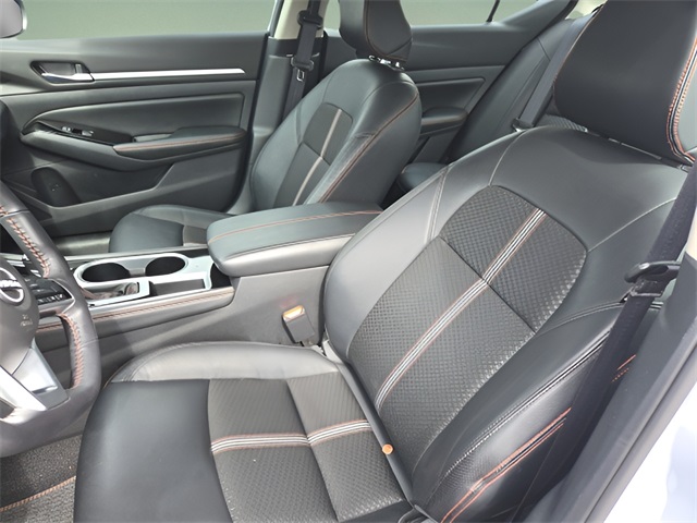 2024 Nissan Altima 2.5 SR photo 10