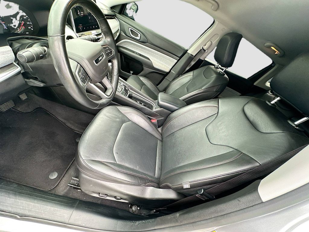 2022 Jeep Compass Latitude Lux photo 5
