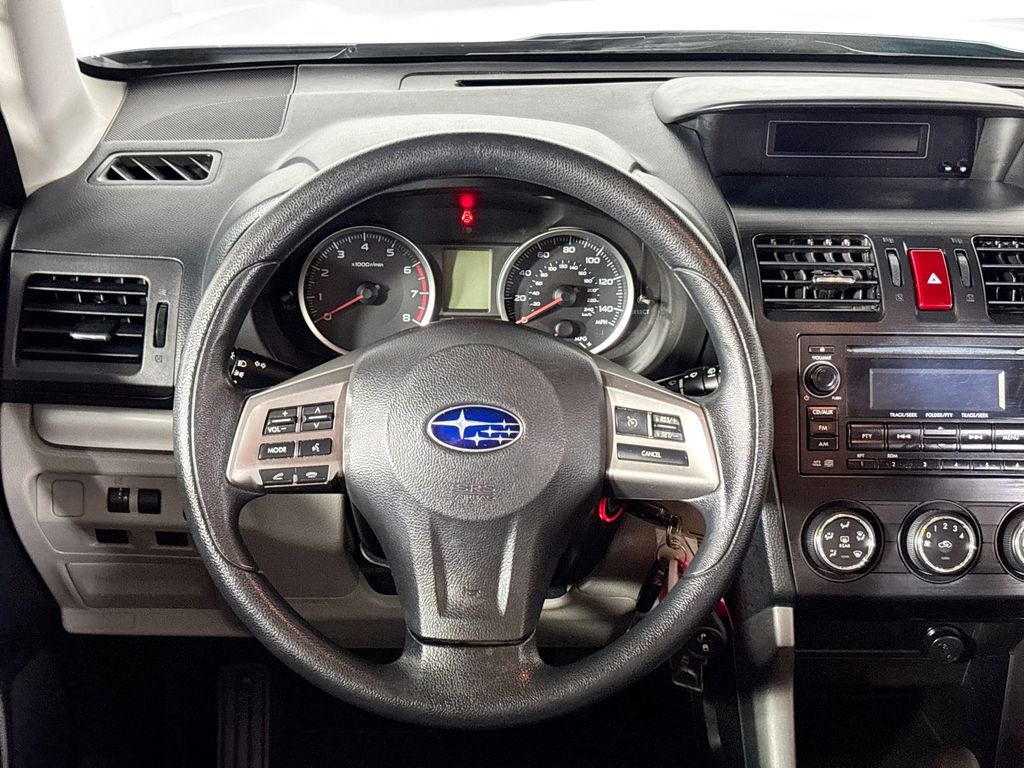 2014 Subaru Forester 2.5i photo 12