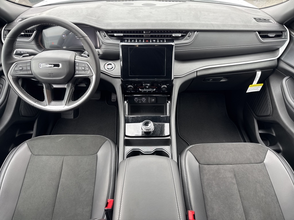 2025 Jeep Grand Cherokee Altitude X photo 29