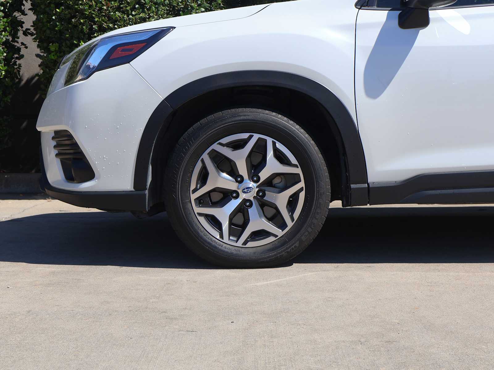 2022 Subaru Forester Premium photo 2
