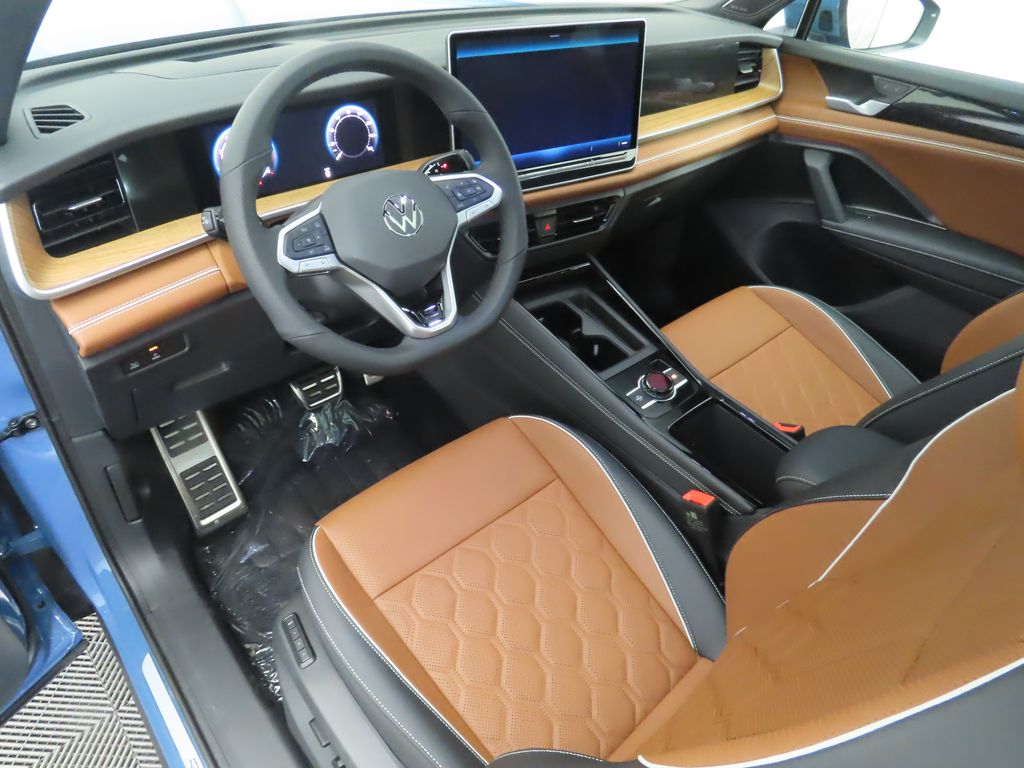 2025 Volkswagen Tiguan SEL R-Line Black photo 10