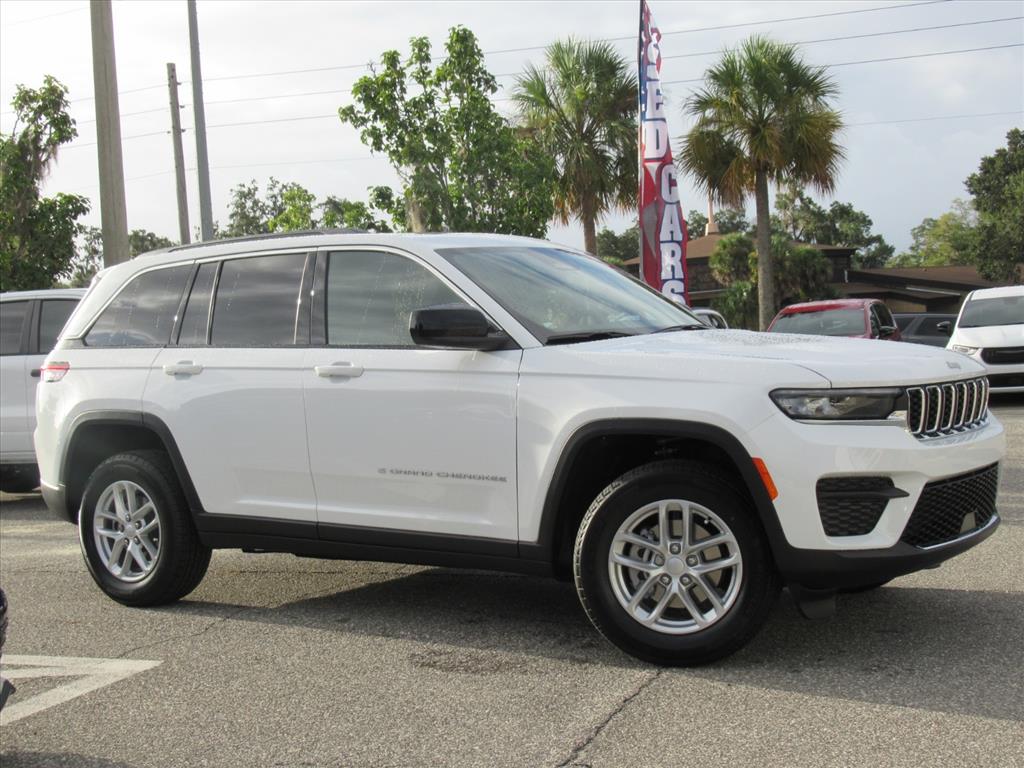2025 Jeep Grand Cherokee Laredo X photo 2