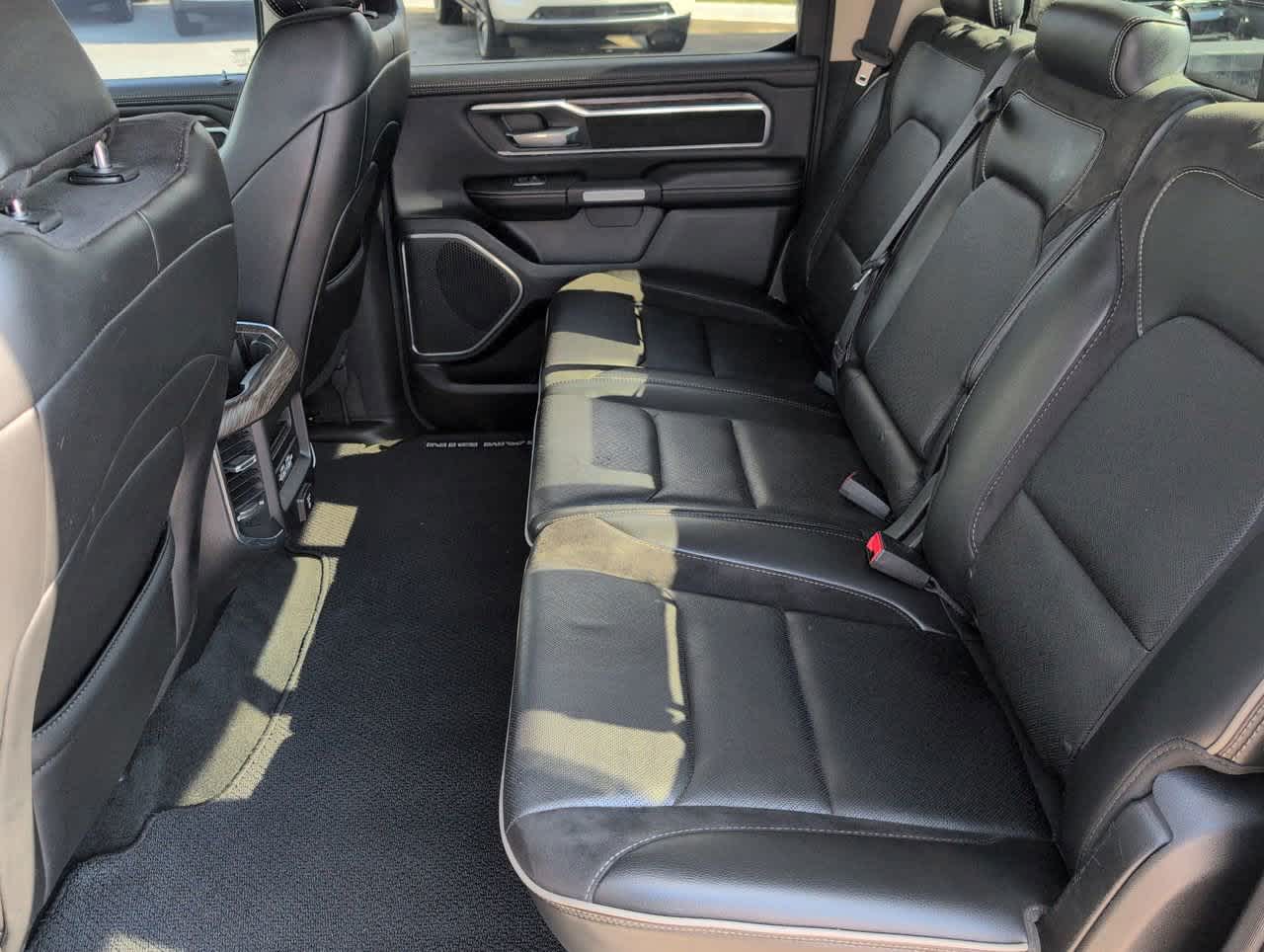2019 Ram 1500 Laramie photo 9