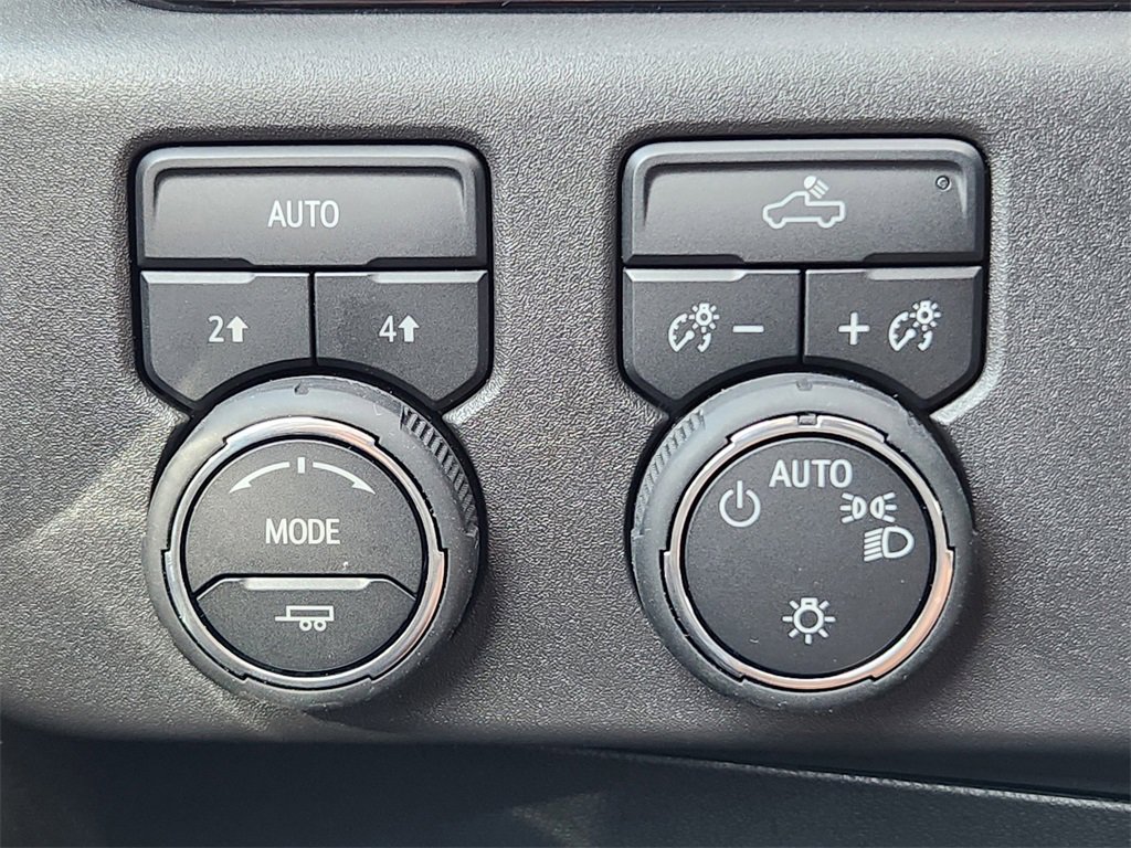 2025 Chevrolet Silverado 1500 LT photo 14