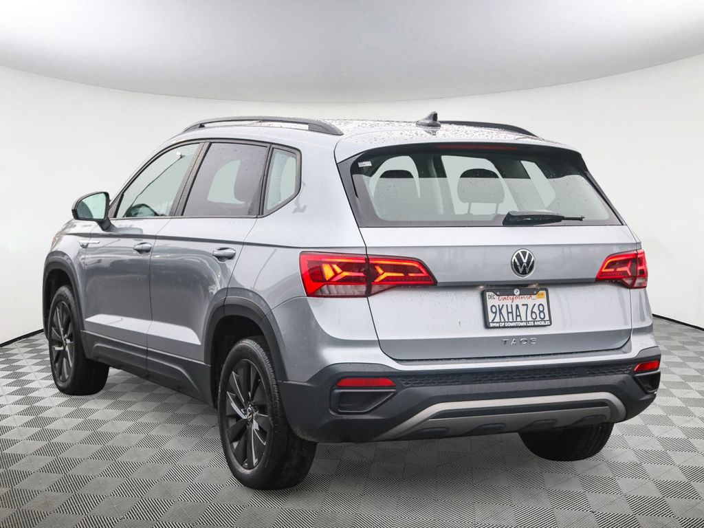 2024 Volkswagen Taos S photo 4
