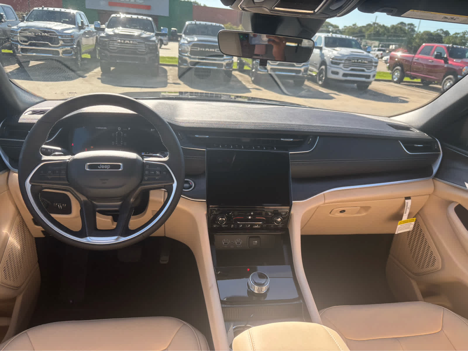 2025 Jeep Grand Cherokee Limited photo 9