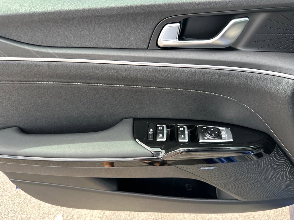 2026 Kia K5 GT-Line photo 12