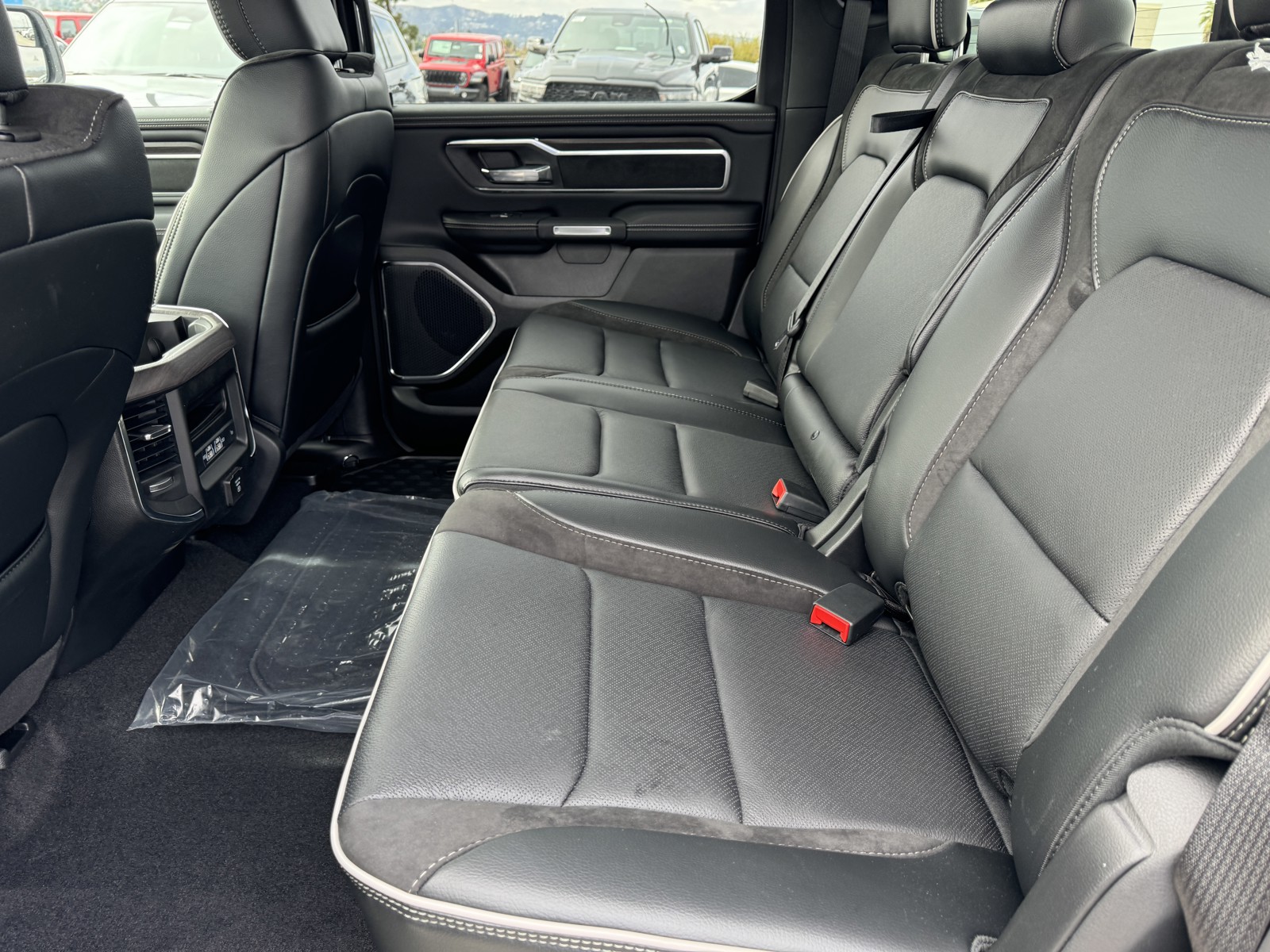 2025 Ram 1500 Laramie photo 14