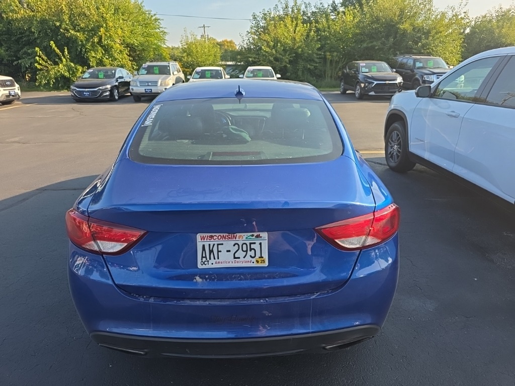 2015 Chrysler 200 S photo 4