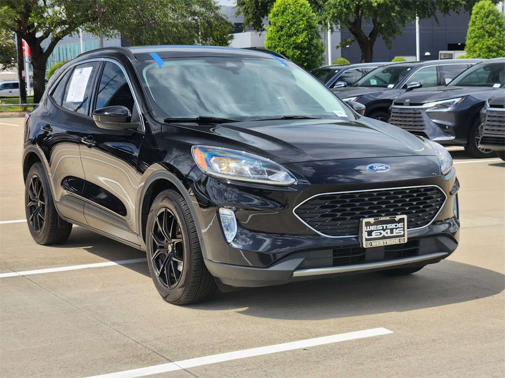 2022 Ford Escape SEL photo 3
