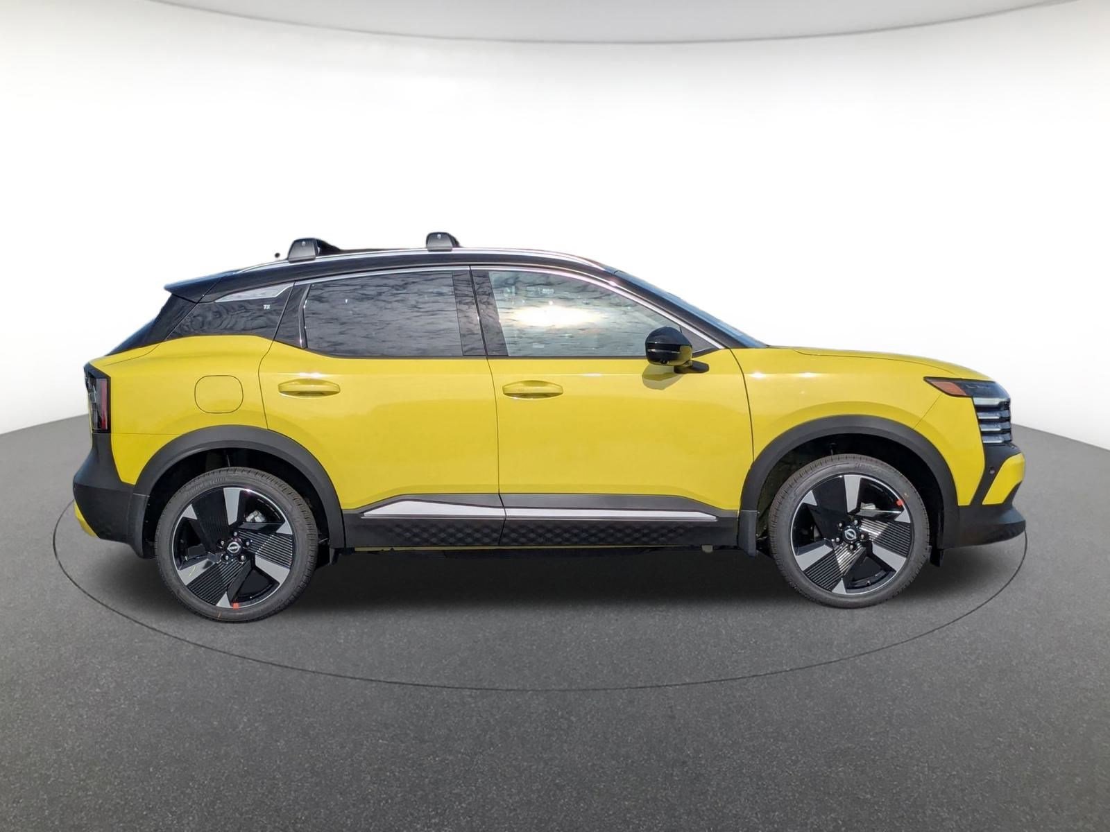 2026 Nissan Kicks SR photo 3