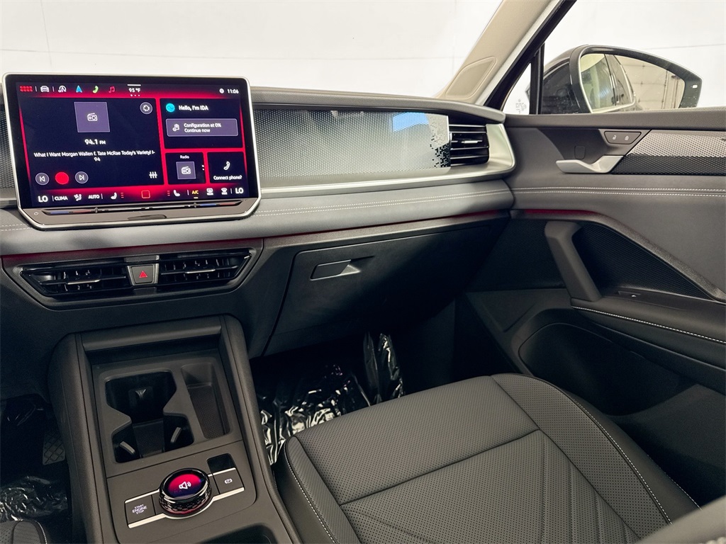 2025 Volkswagen Tiguan SE photo 9