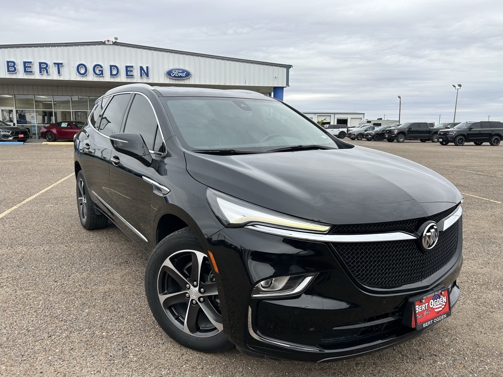 2022 Buick Enclave Essence's photo