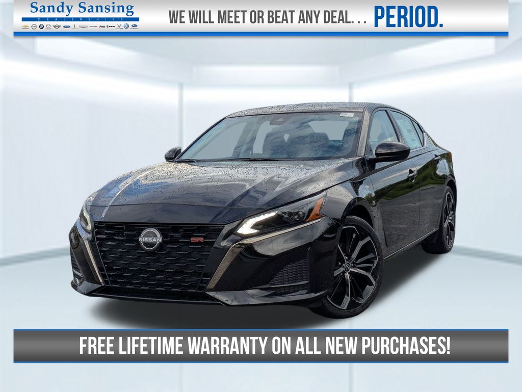 2025 Nissan Altima SR's photo