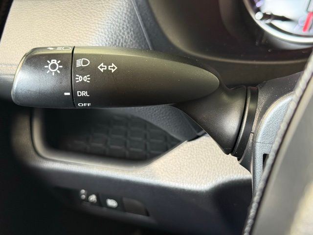 2019 Toyota RAV4 LE photo 41