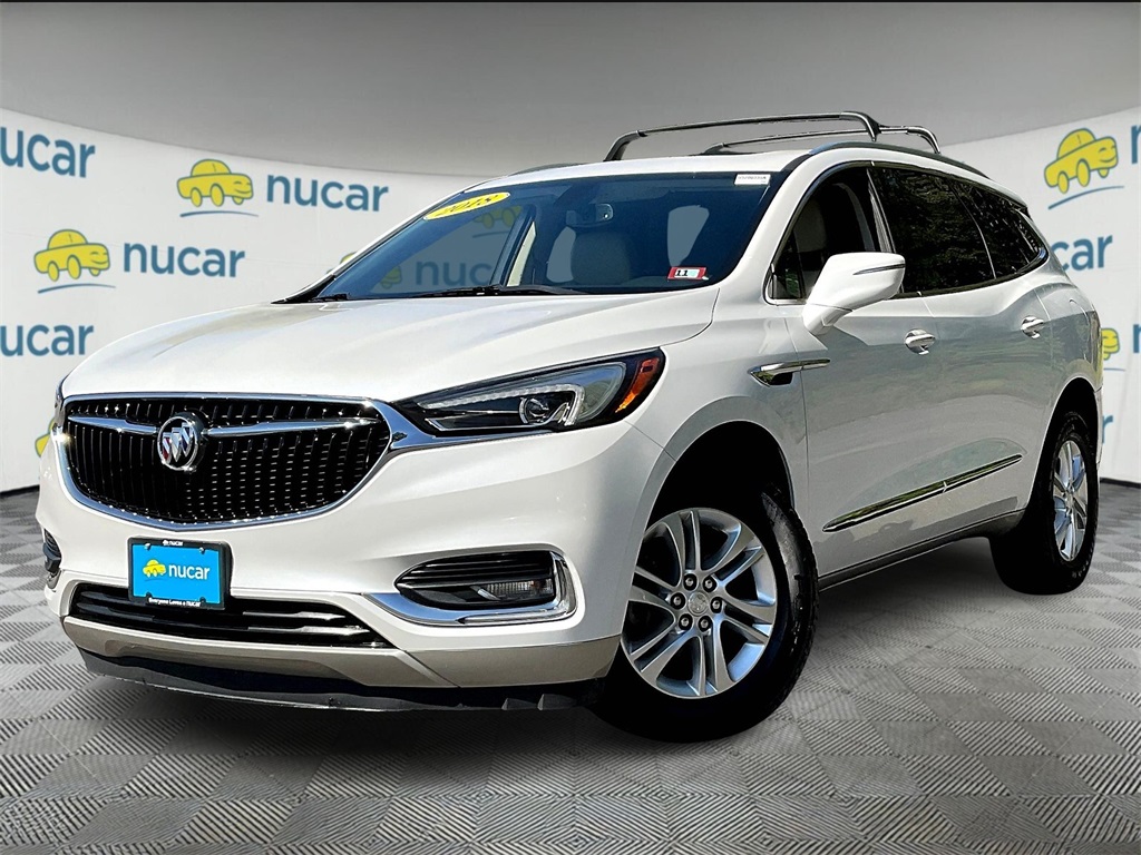2018 Buick Enclave Essence photo 3