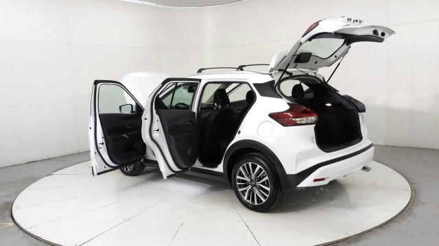 Used 2024 WHITE Nissan SV image 10