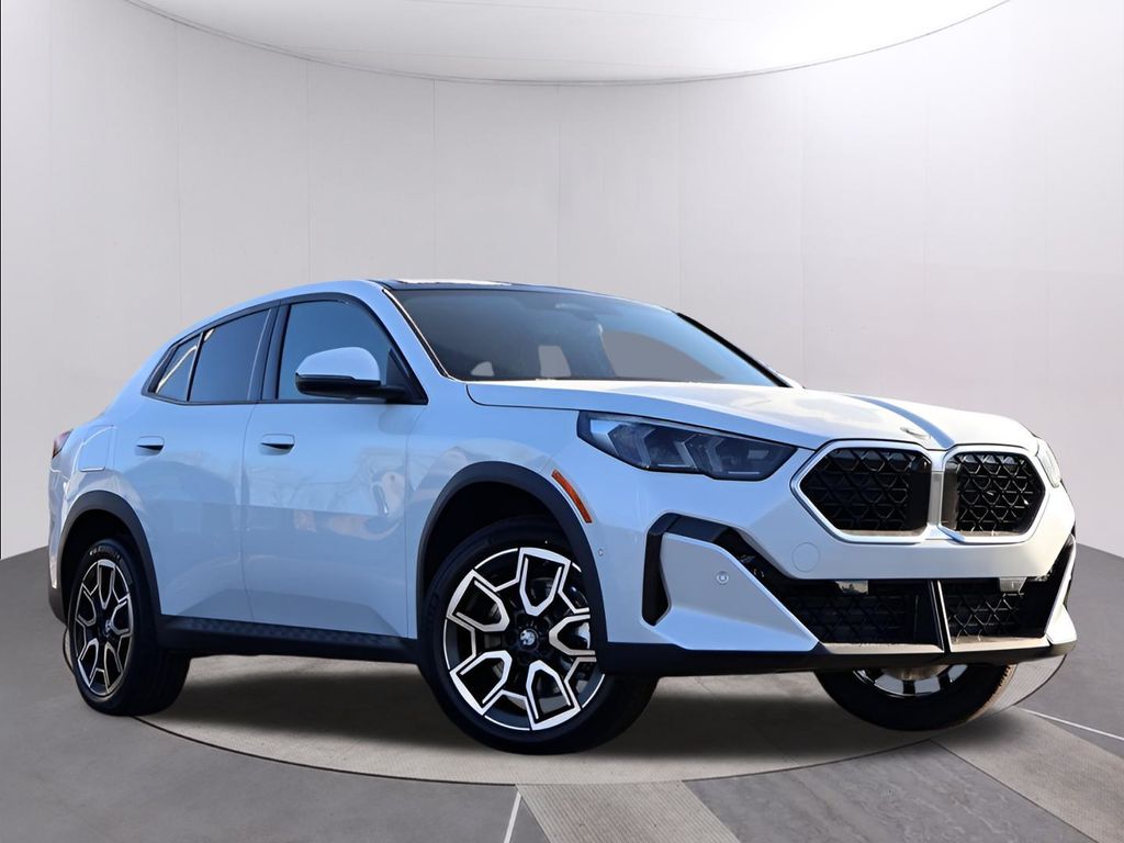 New 2025 Mineral White Metallic BMW xDrive28i image 1