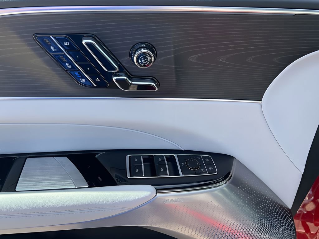 2025 Cadillac Lyriq Luxury photo 26