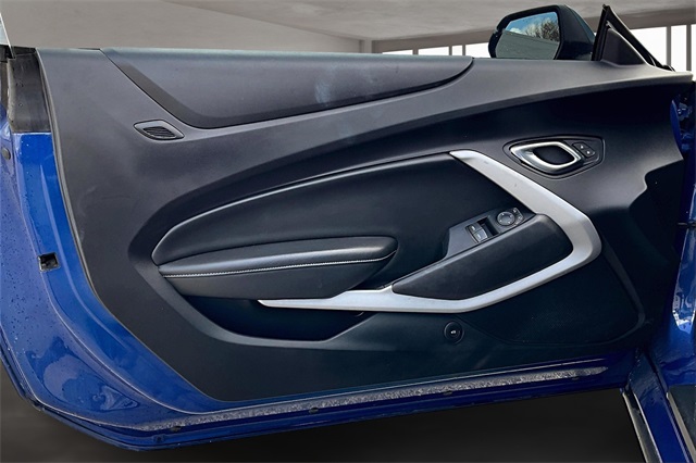 2020 Chevrolet Camaro 1LT photo 24