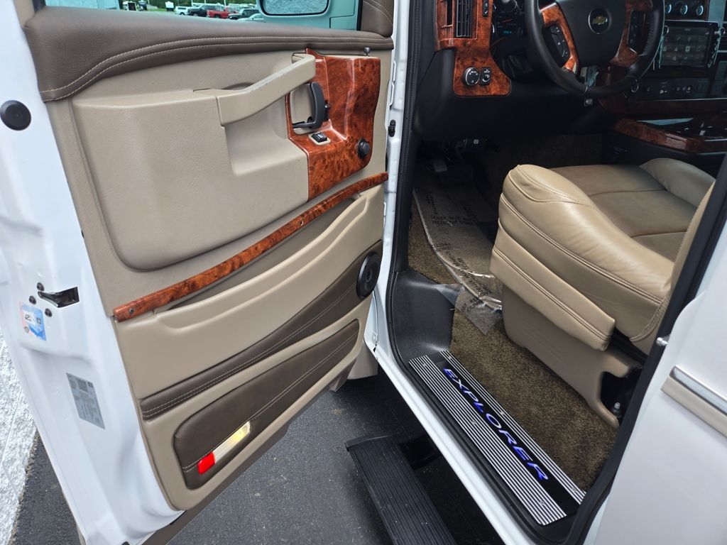 2022 Chevrolet Express Cargo photo 9