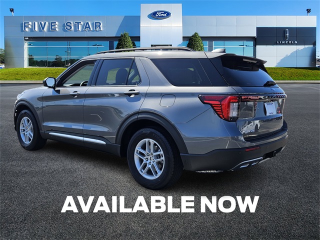 2025 Ford Explorer photo 4