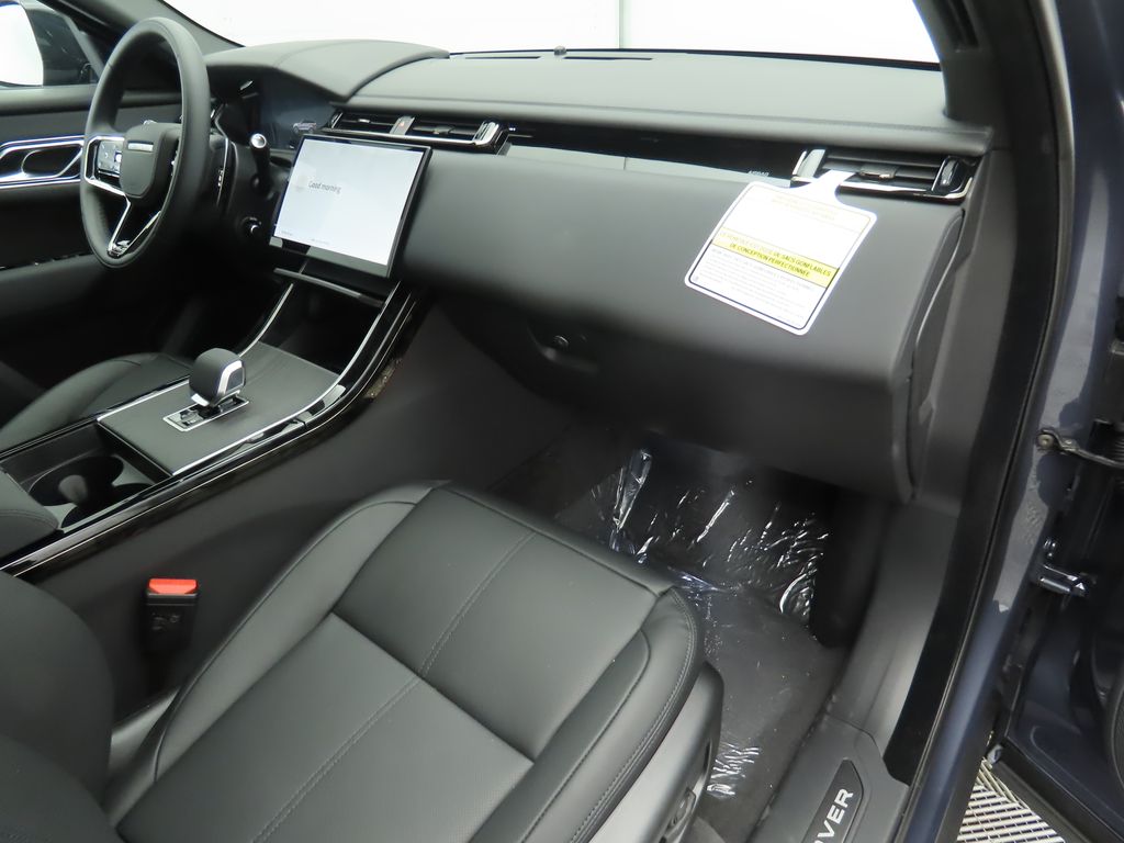 2026 Land Rover Range Rover Velar SE photo 16