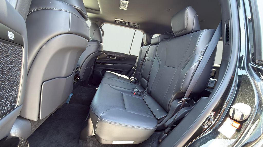 2025 Lexus LX photo 12