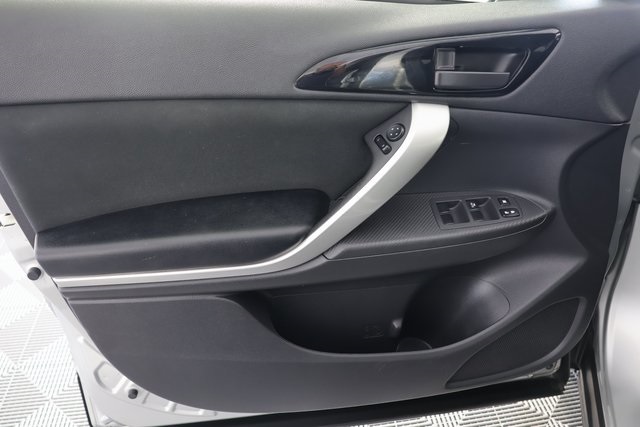 2020 Mitsubishi Eclipse Cross ES photo 21