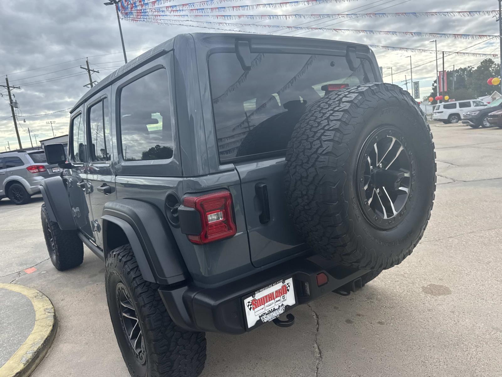 2025 Jeep Wrangler Willys photo 2