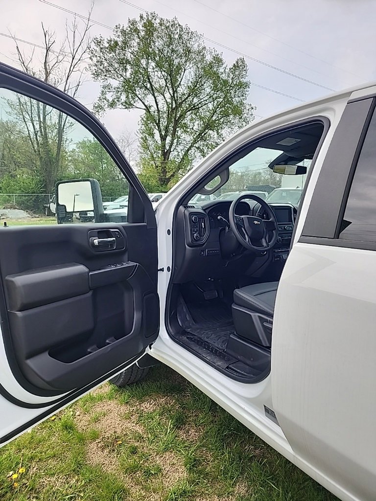 2024 Chevrolet Silverado 2500HD photo 4