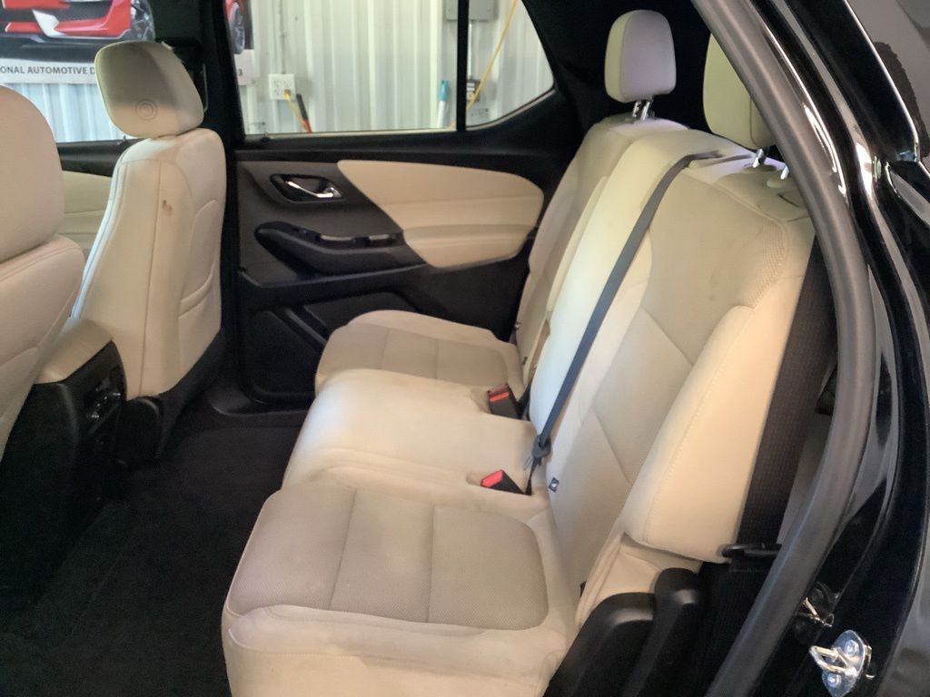 2023 Chevrolet Traverse LS photo 23