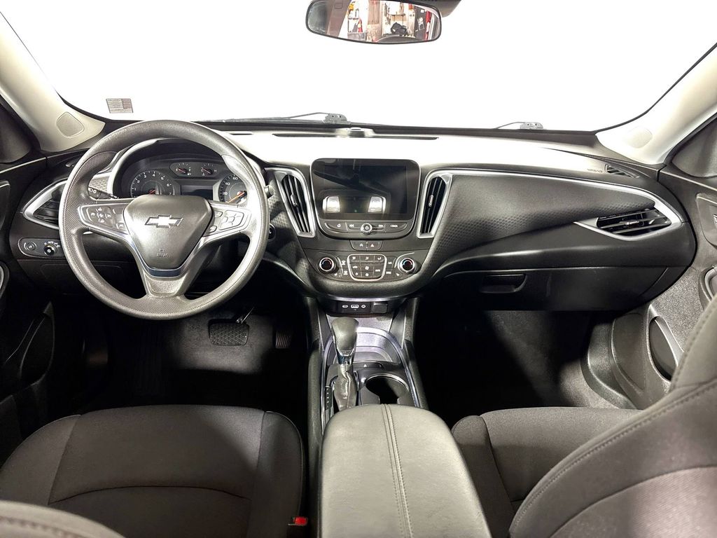 2023 Chevrolet Malibu 1LT photo 12