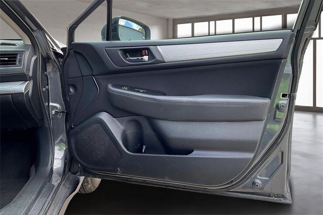 2018 Subaru Outback 2.5i Premium photo 25