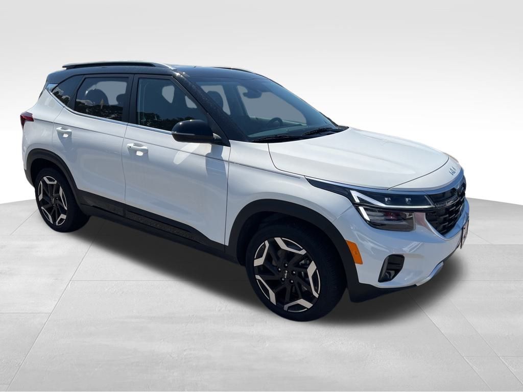 2024 Kia Seltos SX photo 3