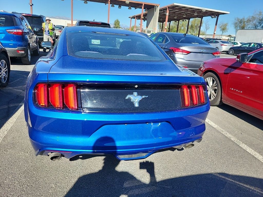 2017 Ford Mustang Base photo 4