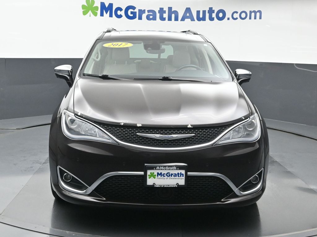 2017 Chrysler Pacifica Limited photo 2