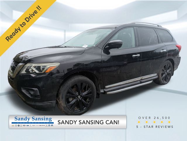 2017 Nissan Pathfinder Platinum's photo