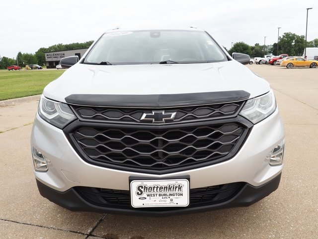 2020 Chevrolet Equinox LT photo 2