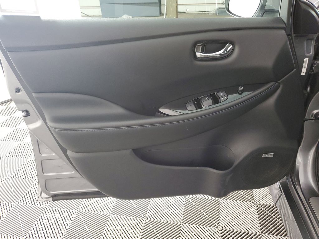 2022 Nissan Leaf SL Plus photo 27