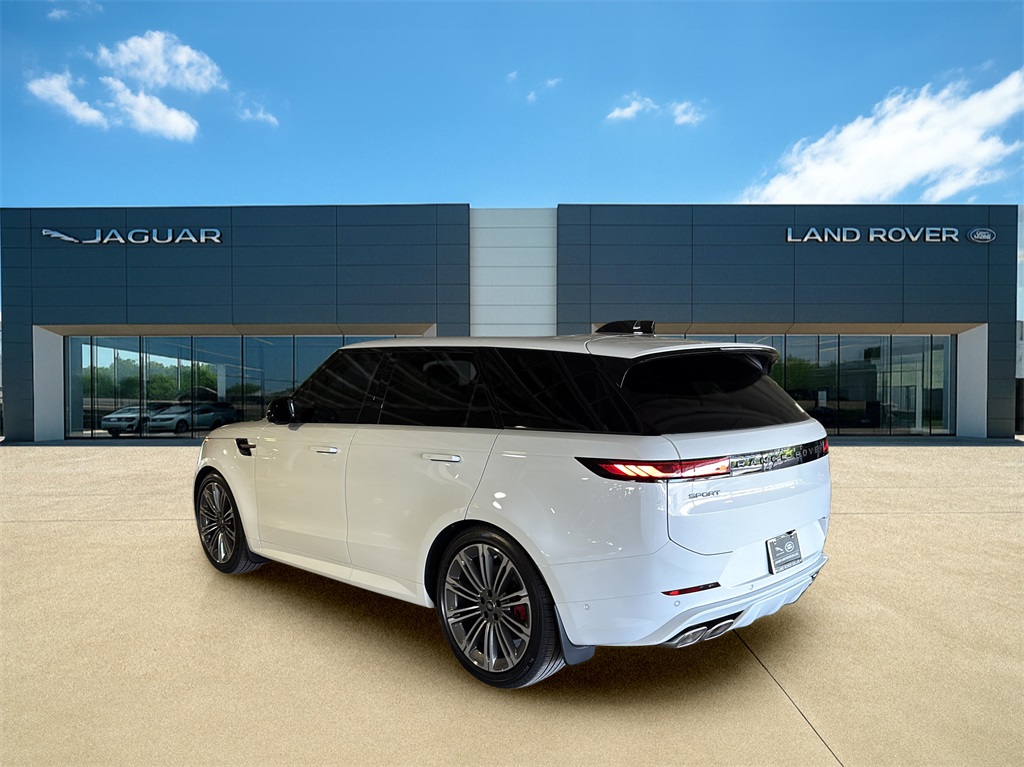 2025 Land Rover Range Rover Sport SE photo 3