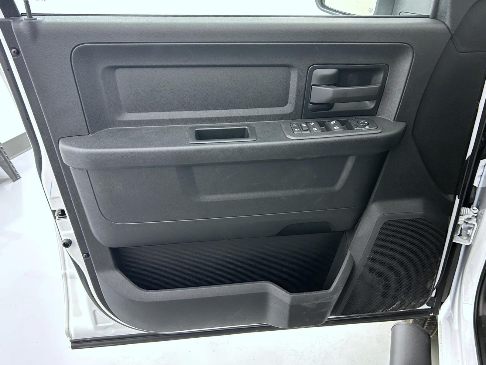 2026 Ram 2500 Tradesman photo 9